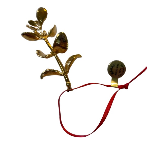 24K Gold Plated Mistletoe Ornament - Picture 2 of 8